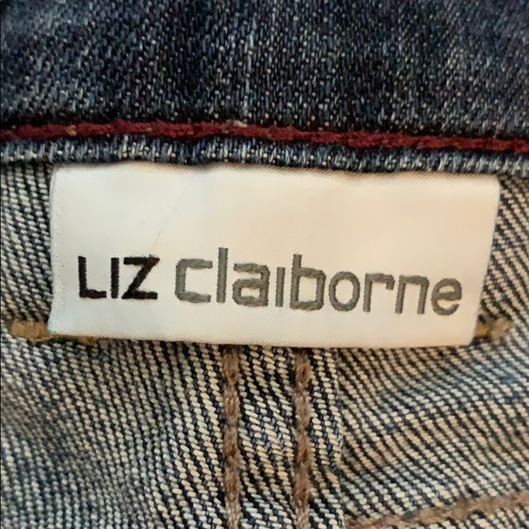 Liz Claiborne Jeans. Size 10 - Picture 9 of 10